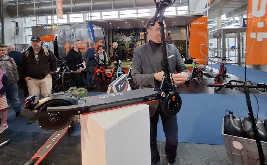 Moovi E Scooter auf der ABF Messe in Hannover