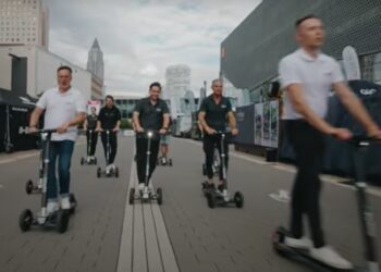 Eurobike 2025: Der XBoard E-Scooter von myabo x Mubea U-Mobility