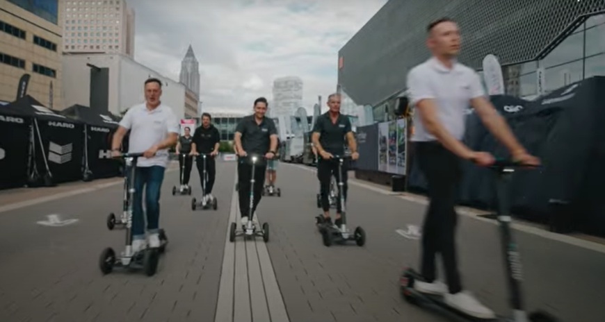 Eurobike 2025: Der XBoard E-Scooter von myabo x Mubea U-Mobility