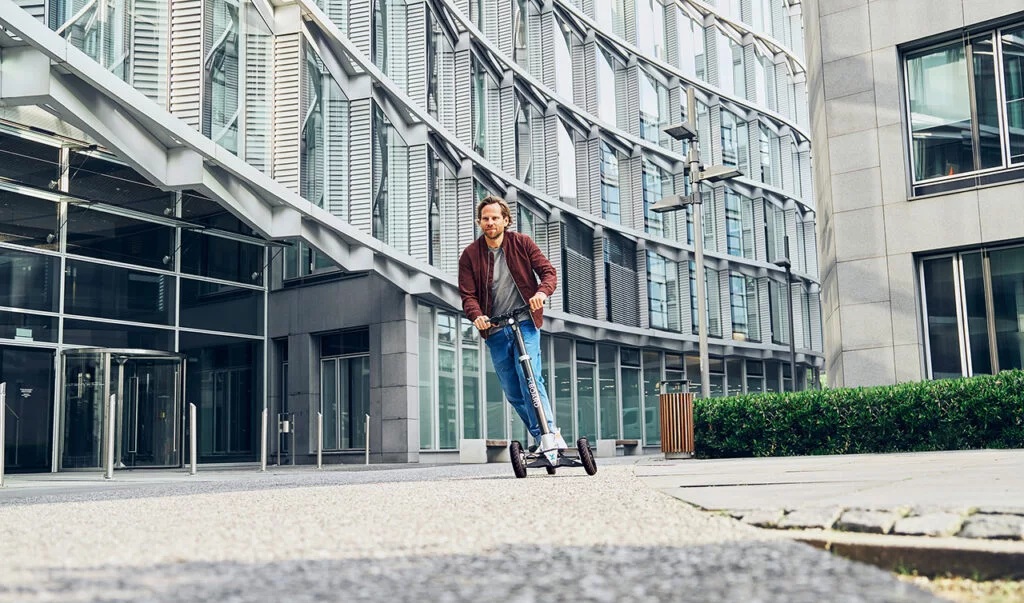 XBoard-e scooter mit drei rädern