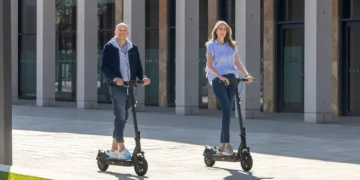 E Scooter mit Federung im Test 2026 von E-Roller.com