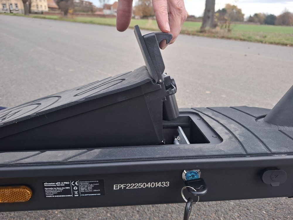 Wir haben getestet, wir praktikabel der entnehmbare Akku des epowerfun epf-2 Pro im Alltag wirklich ist