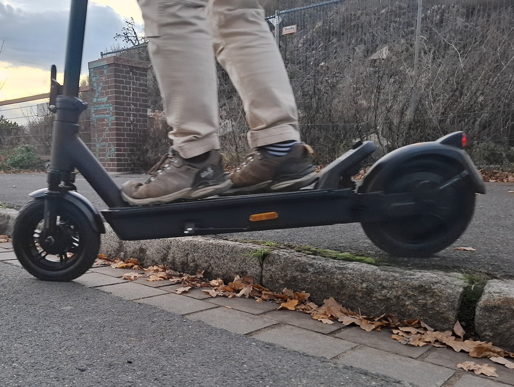 Der ePowerfun epf-2 Pro im Federungstest über Bordsteinkanten - geprüft am 01.08.2026