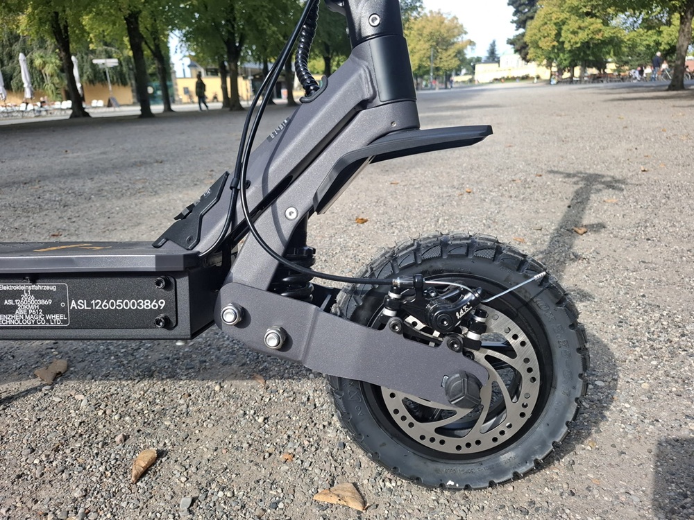 Die-Forderradschwinge-ist-die-eines-echten-Offroaders-wuerdig
